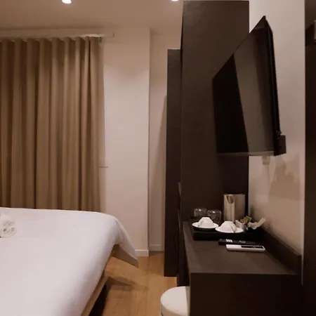 Domus Augusti Πανσιόν